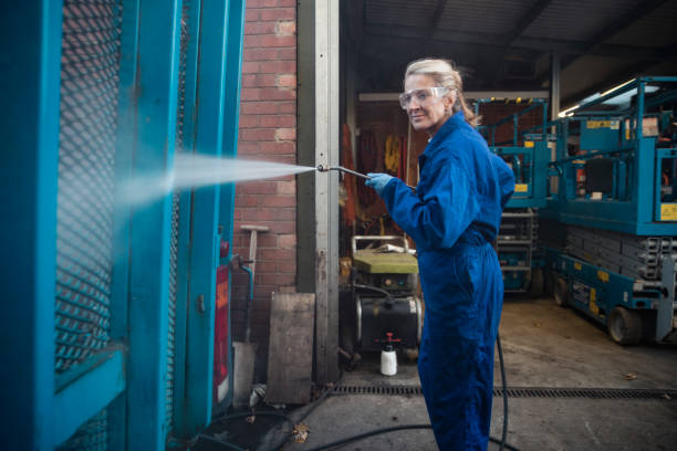 Best Factory Floor Cleaning  in Hooks, TX