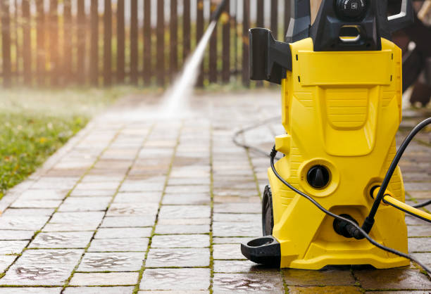 Best Pool Deck Cleaning  in Hooks, TX